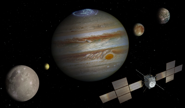 Illustration av rymdsonden JUICE framför Jupiter och dess fyra galileiska månar