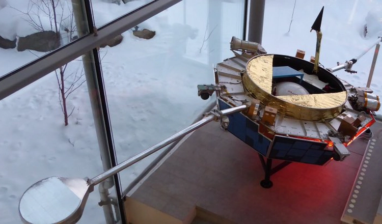 Ingenjörsmodell av Satelliten Viking i IRF:s foajé Ingenjörsmodell av Satelliten Viking i IRF:s foajé
