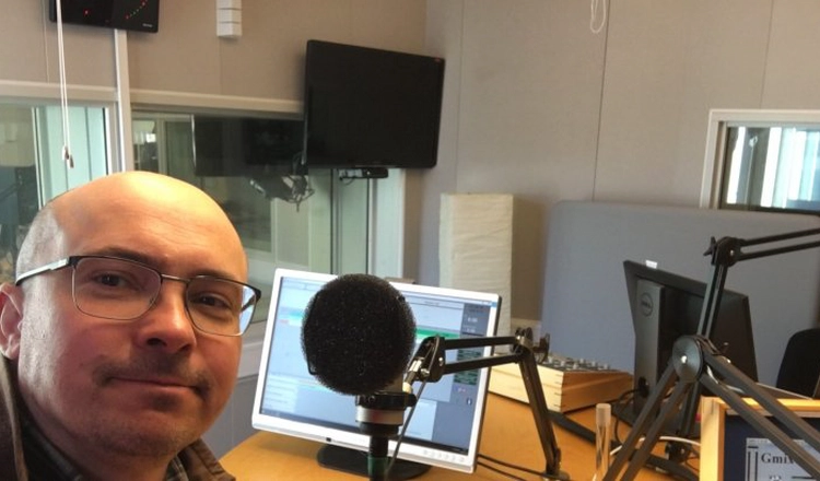 Yuri Khotyaintsev i radiostudio