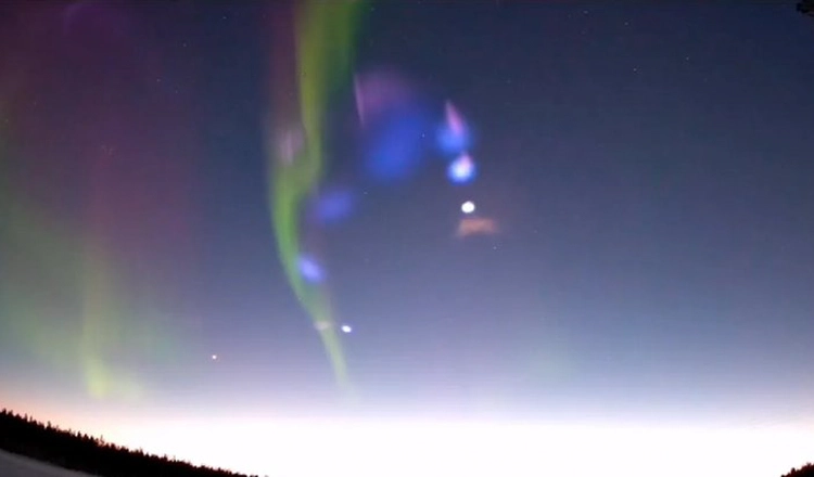 Aurora and the artificial "clouds" created during the BROR experiment