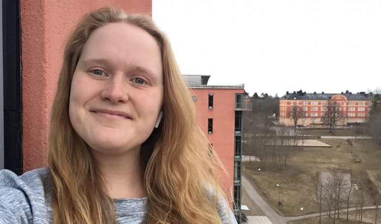 Ida Svenningsson on the balcony of the Ångström Laboratory, Uppsala