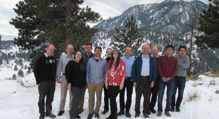 Forskarna med Peter Wintoft som femte person från höger i bild. Forskarna med Peter Wintoft som femte person från höger i bild.