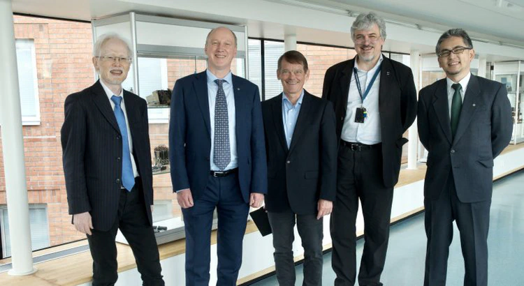 Noke Masaki, Olle Norberg, Craig Heinselman, René Laufer och Yoshifumi Futaana Noke Masaki, Olle Norberg, Craig Heinselman, René Laufer och Yoshifumi Futaana