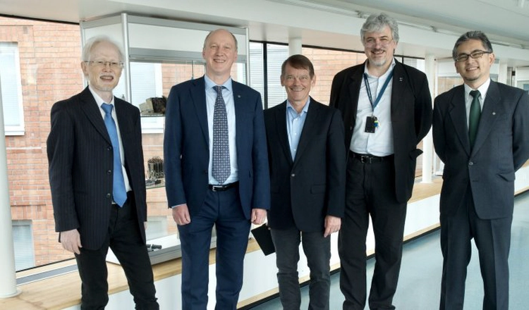 Noke Masaki, Olle Norberg, Craig Heinselman, René Laufer och Yoshifumi Futaana