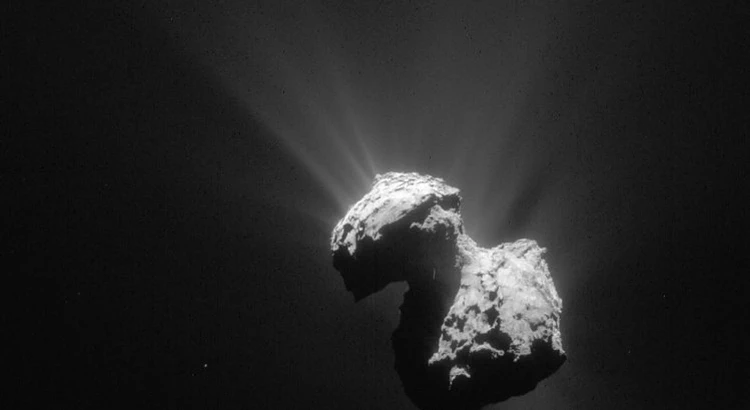 Kometen 67P/Churyumov-Gerasimenko avbildad från rymdfarkosten Rosetta
