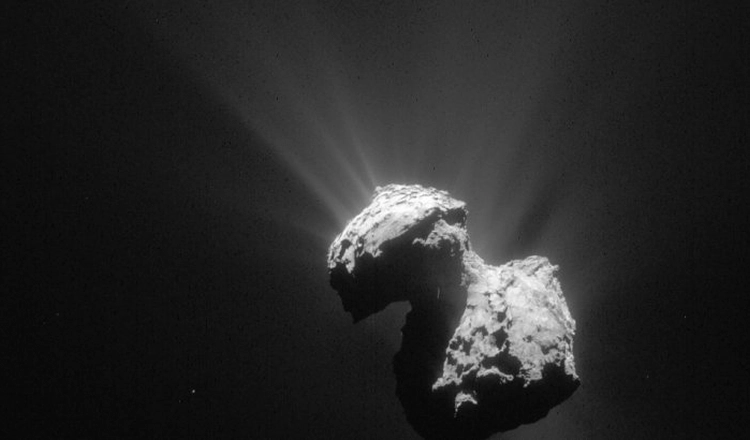 Kometen 67P/Churyumov-Gerasimenko avbildad från rymdfarkosten Rosetta