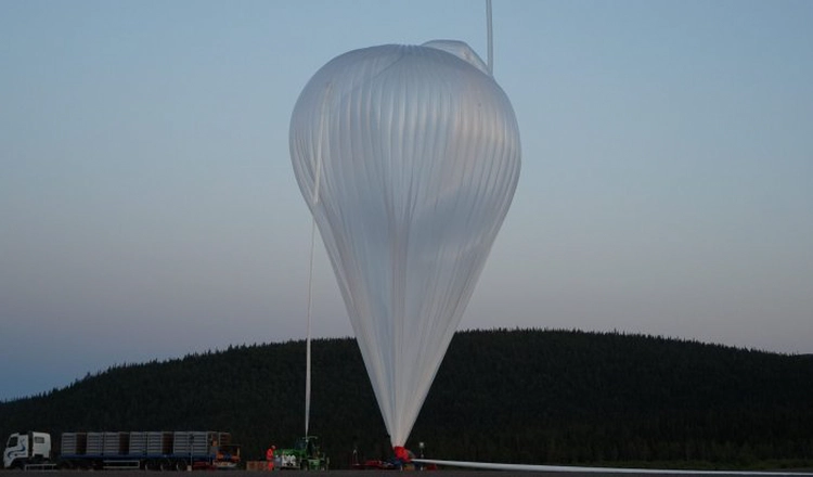 Ballong förebereds på Esrange Ballong förebereds på Esrange