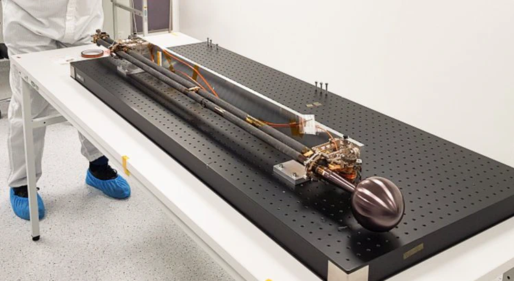 The Swedish-led instrument package Radio & Plasma Wave Investigation (RPWI) includes four Langmuir probes on three-meter-long booms for the space mission JUICE (Jupiter ICy moons Explorer). The Swedish-led instrument package Radio & Plasma Wave Investigation (RPWI) includes four Langmuir probes on three-meter-long booms for the space mission JUICE (Jupiter ICy moons Explorer).