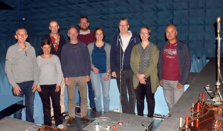 Elektromagnetisk testkampanj i Uppsala i september 2022 avseende instrumentet COMPLIMENT ombord på rymdsonden Comet Interceptor. Medarbetare från IRF i Uppsala tillsammans med samarbetspartners från Frankrike och Tyskland