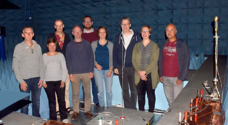 Elektromagnetisk testkampanj i Uppsala i september 2022 avseende instrumentet COMPLIMENT ombord på rymdsonden Comet Interceptor. Medarbetare från IRF i Uppsala tillsammans med samarbetspartners från Frankrike och Tyskland