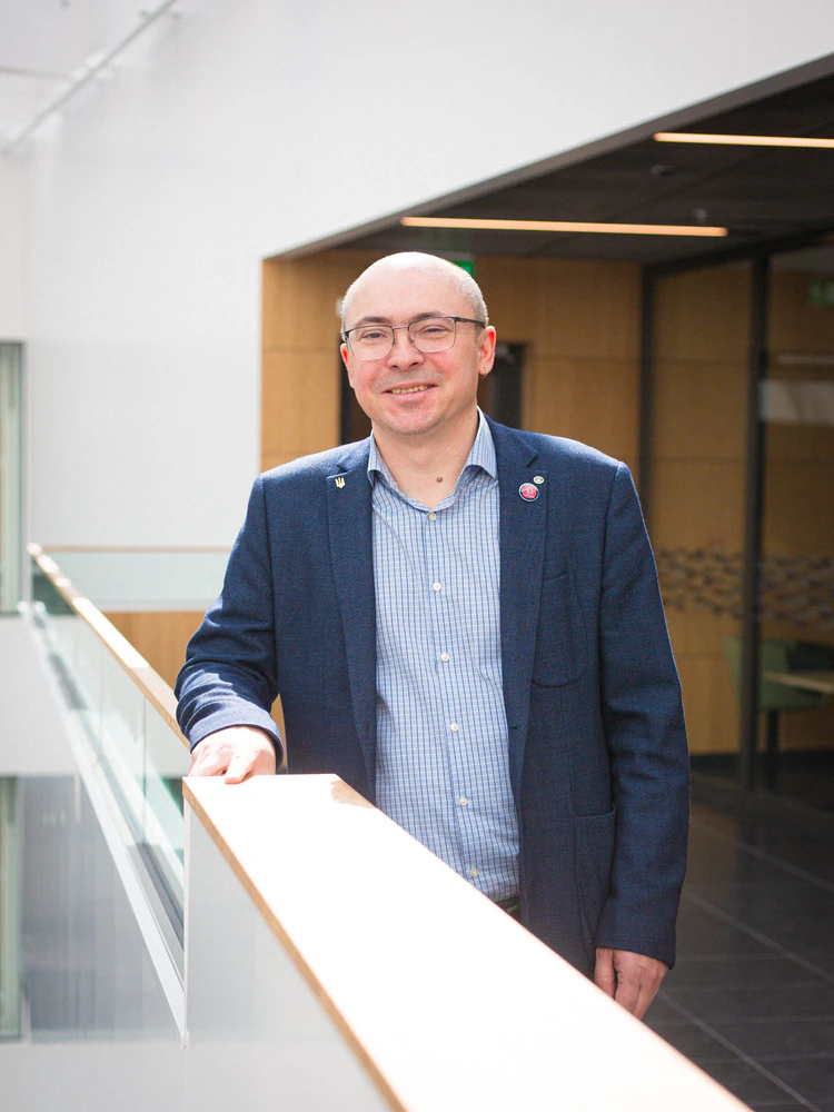 <em>Docent Yuri Khotyaintsev vid Institutet för rymdfysik i Uppsala kommer att bidra till det projekt som tilldelats drygt 26 miljoner kronor i forskningsanslag.</em> Foto: Martin Eriksson/IRF