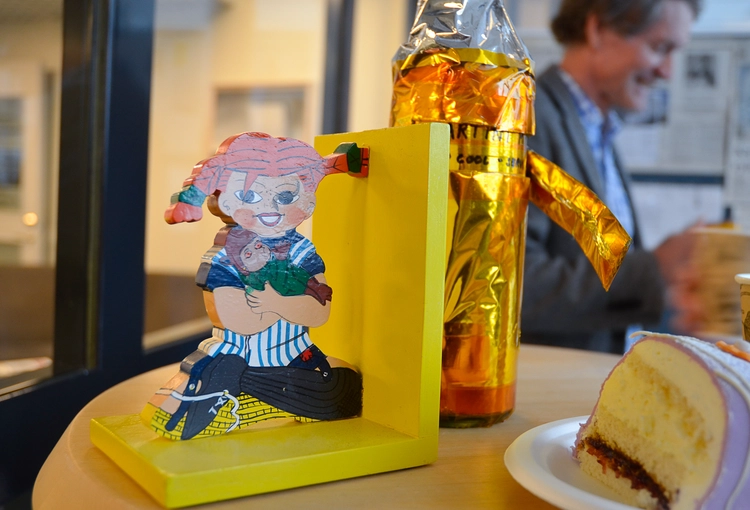 “Pippi-bokstöd på utställningsbordet”