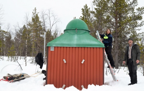 Engineers Daria Mikhaylova and Lars-Göran Vanhainen at the Silkkimuotka site