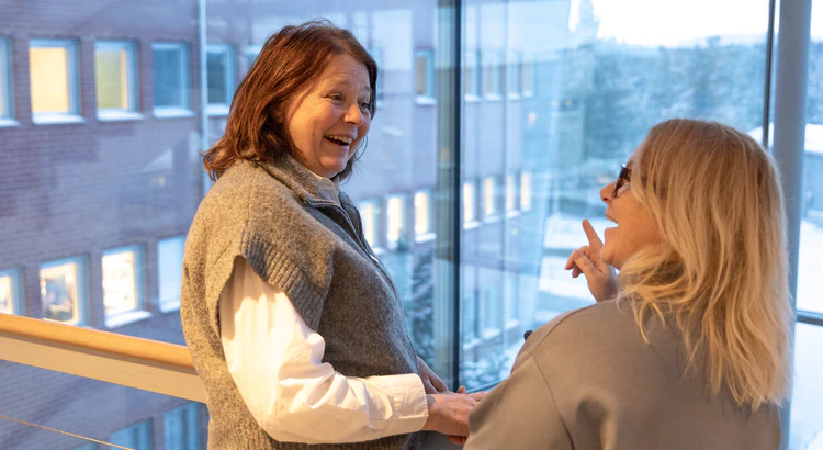 Annika Holmblad är IRF:s löneadministratör och Carina Gunillasson är receptionist