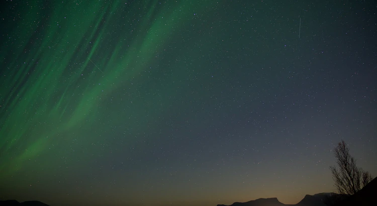 Norrsken över Torneträsk och Abisko Norrsken över Torneträsk och Abisko